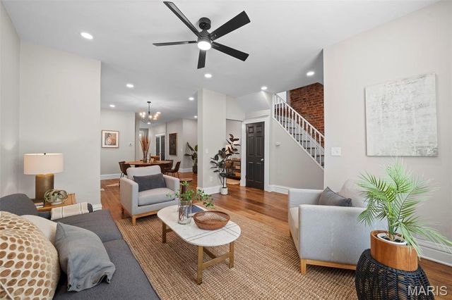 3459 Giles Avenue, St Louis, MO 63116