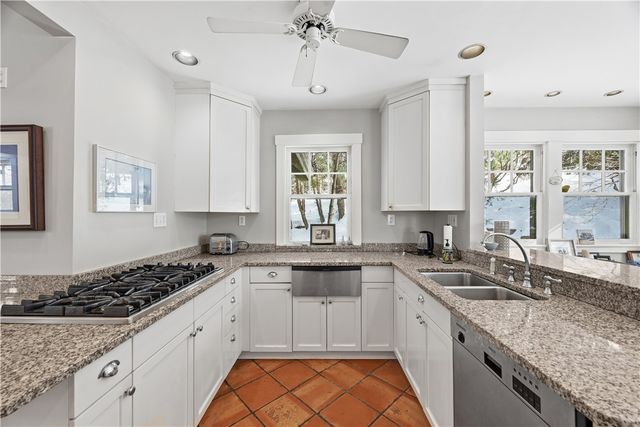 151 W Hutchinson Avenue, Regent Square, PA 15218