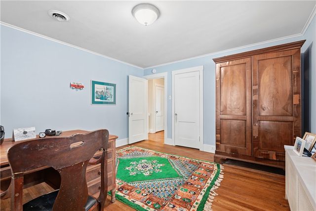 151 W Hutchinson Avenue, Regent Square, PA 15218