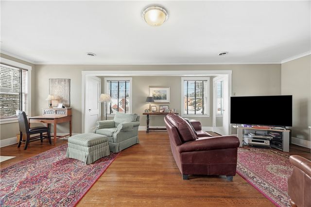 151 W Hutchinson Avenue, Regent Square, PA 15218