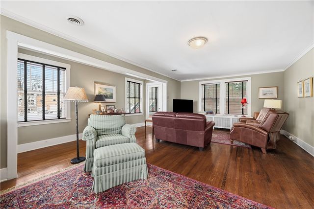 151 W Hutchinson Avenue, Regent Square, PA 15218