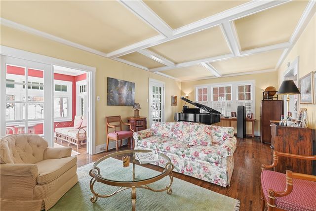 151 W Hutchinson Avenue, Regent Square, PA 15218