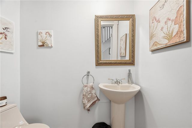 151 W Hutchinson Avenue, Regent Square, PA 15218