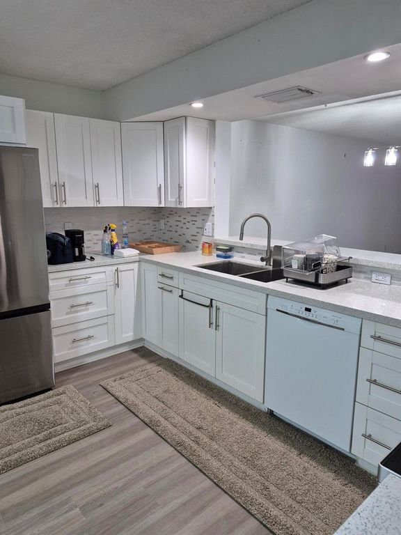 9717 Sills Drive E 102, Boynton Beach, FL 33437
