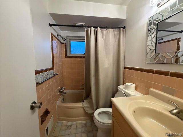 25125 Campbell Avenue, Warren, MI 48089