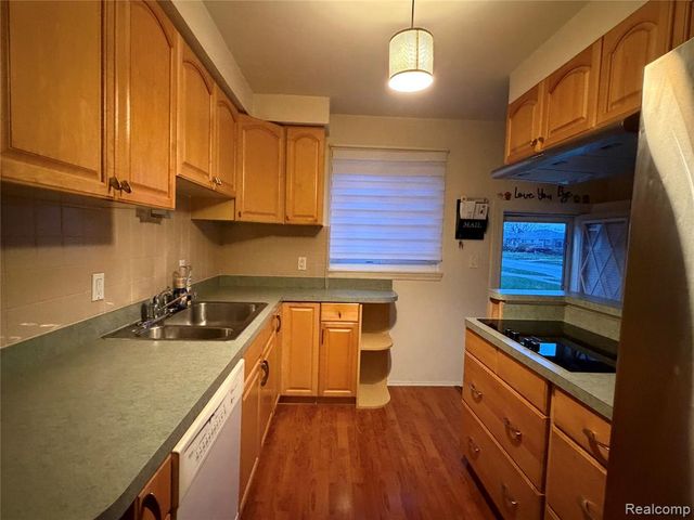 25125 Campbell Avenue, Warren, MI 48089