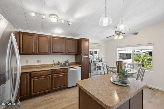 6209 E MCKELLIPS Road 177, Mesa, AZ 85215