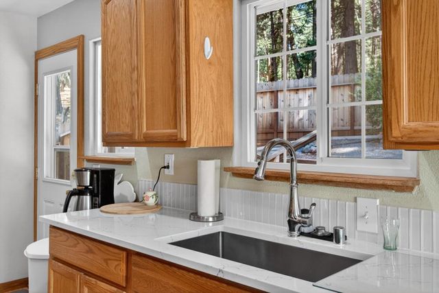 13090 N Day Rd, Grass Valley, CA 95945