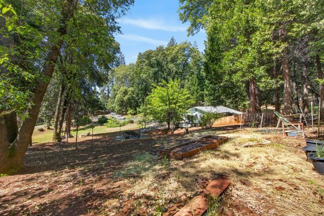 13090 N Day Rd, Grass Valley, CA 95945