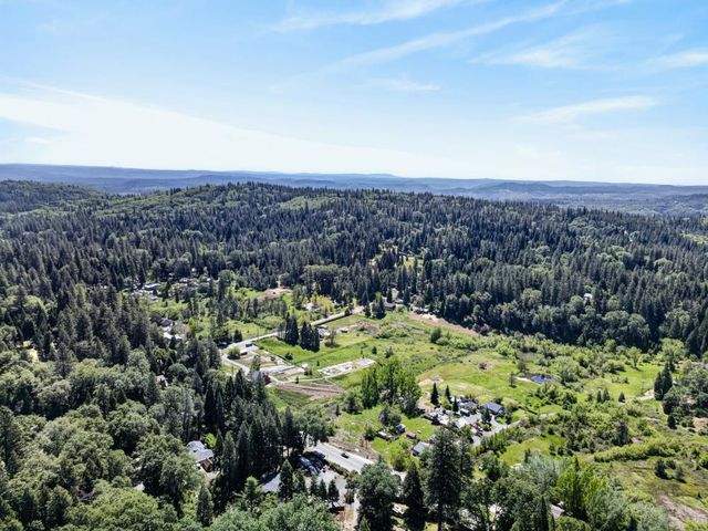 13090 N Day Rd, Grass Valley, CA 95945