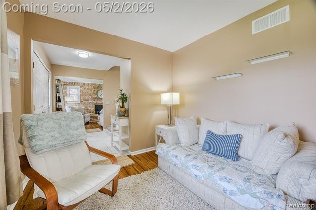 14853 Jacobs Drive, Warren, MI 48088