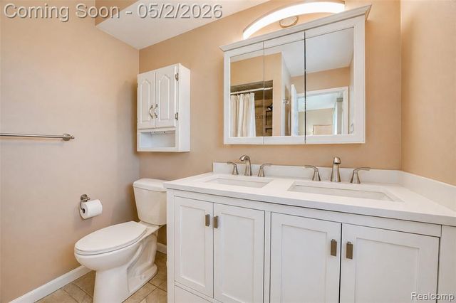 14853 Jacobs Drive, Warren, MI 48088