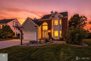 563 Buckingham Drive, Piscataway, NJ 08854