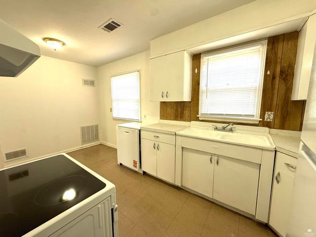 1507 Campus Road, Manhattan, KS 66502