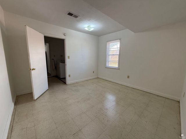 1507 Campus Road, Manhattan, KS 66502