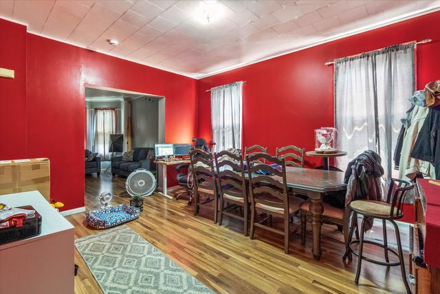 1922 N Central Park Avenue, Chicago, IL 60647