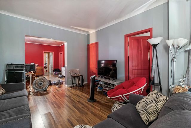 1922 N Central Park Avenue, Chicago, IL 60647