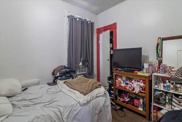 1922 N Central Park Avenue, Chicago, IL 60647