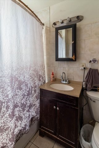 1922 N Central Park Avenue, Chicago, IL 60647