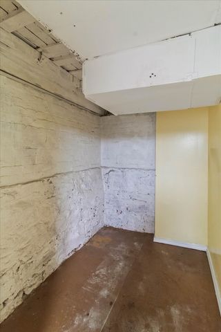 1922 N Central Park Avenue, Chicago, IL 60647