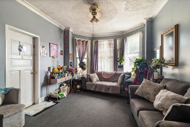 1922 N Central Park Avenue, Chicago, IL 60647