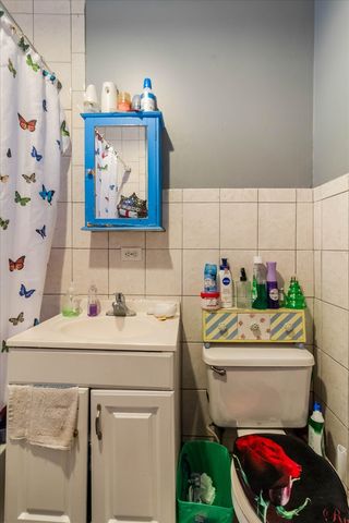1922 N Central Park Avenue, Chicago, IL 60647