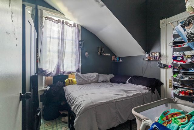 1922 N Central Park Avenue, Chicago, IL 60647