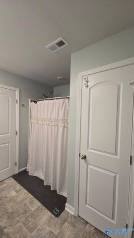 1114 Fountainview Drive SW, Hartselle, AL 35640