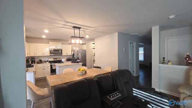 1114 Fountainview Drive SW, Hartselle, AL 35640