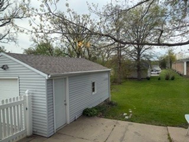 3883 Council Street NE, Cedar Rapids, IA 52402
