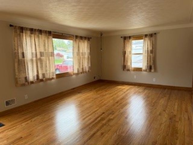 3883 Council Street NE, Cedar Rapids, IA 52402