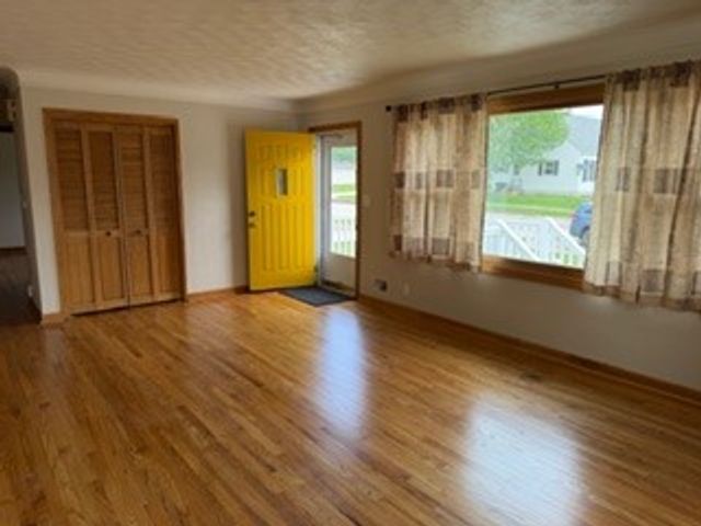 3883 Council Street NE, Cedar Rapids, IA 52402