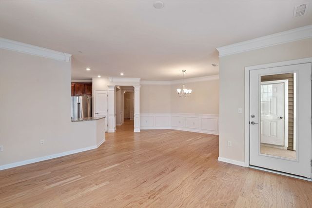 2 Francis Dr 301, Andover, MA 01810