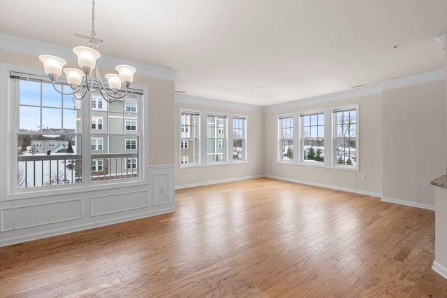 2 Francis Dr 301, Andover, MA 01810