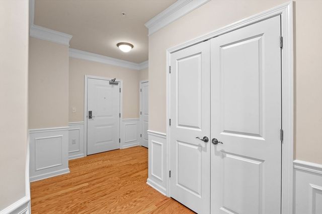 2 Francis Dr 301, Andover, MA 01810