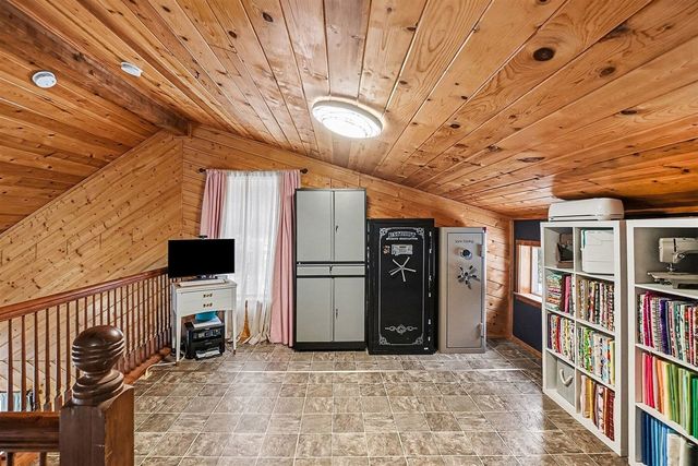 3921 S Laurel Drive, White Cloud, MI 49349