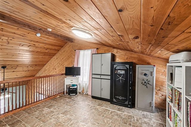 3921 S Laurel Drive, White Cloud, MI 49349