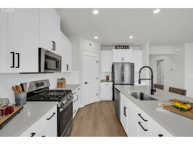 11693 Sw BARCELONA St, Wilsonville, OR 97070