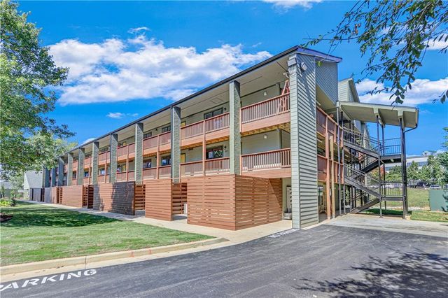 710 Jesse Jewell SE Parkways 110, Gainesville, GA 30501