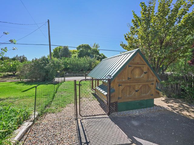 3694 F Road, Palisade, CO 81526