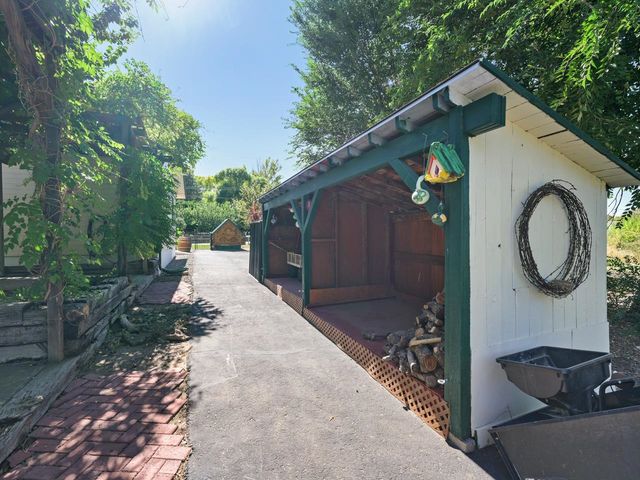 3694 F Road, Palisade, CO 81526