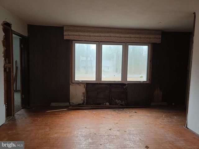 1930 MCCALL AVE, Mays Landing, NJ 08330