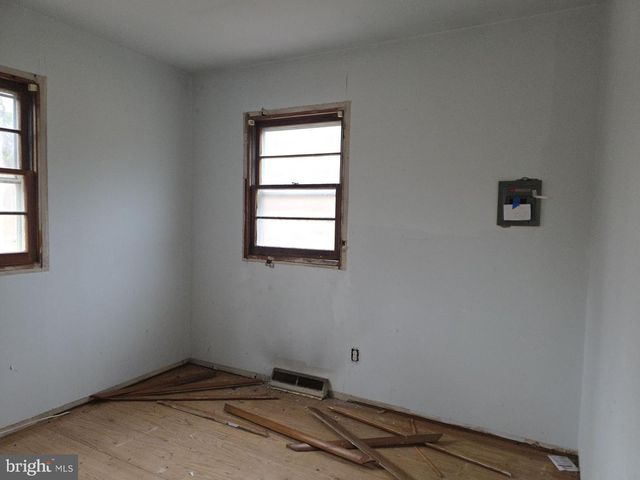 1930 MCCALL AVE, Mays Landing, NJ 08330