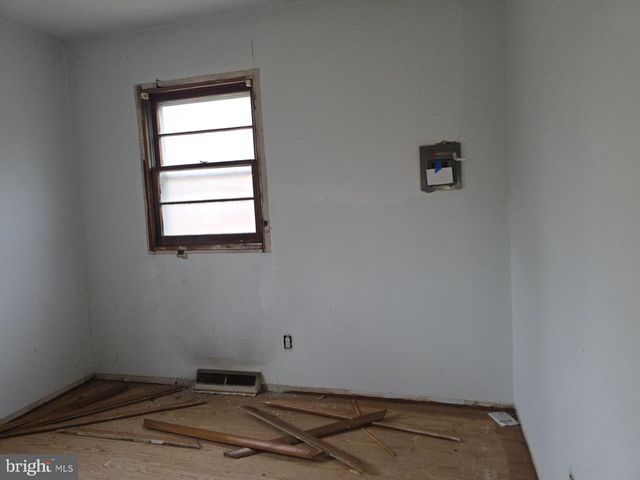 1930 MCCALL AVE, Mays Landing, NJ 08330