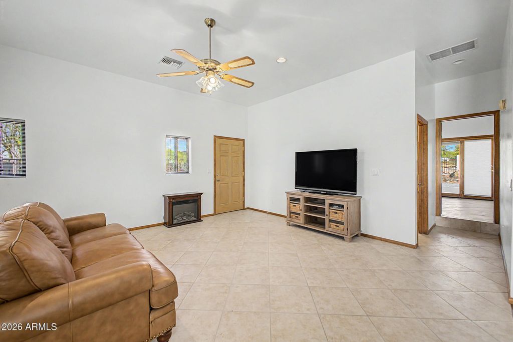 Image 17 of property listing at 43211 N 16TH Street, New River, AZ 85087