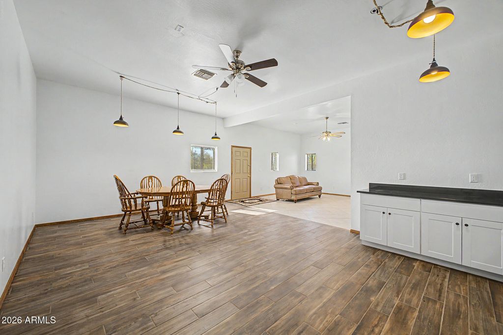 Image 24 of property listing at 43211 N 16TH Street, New River, AZ 85087
