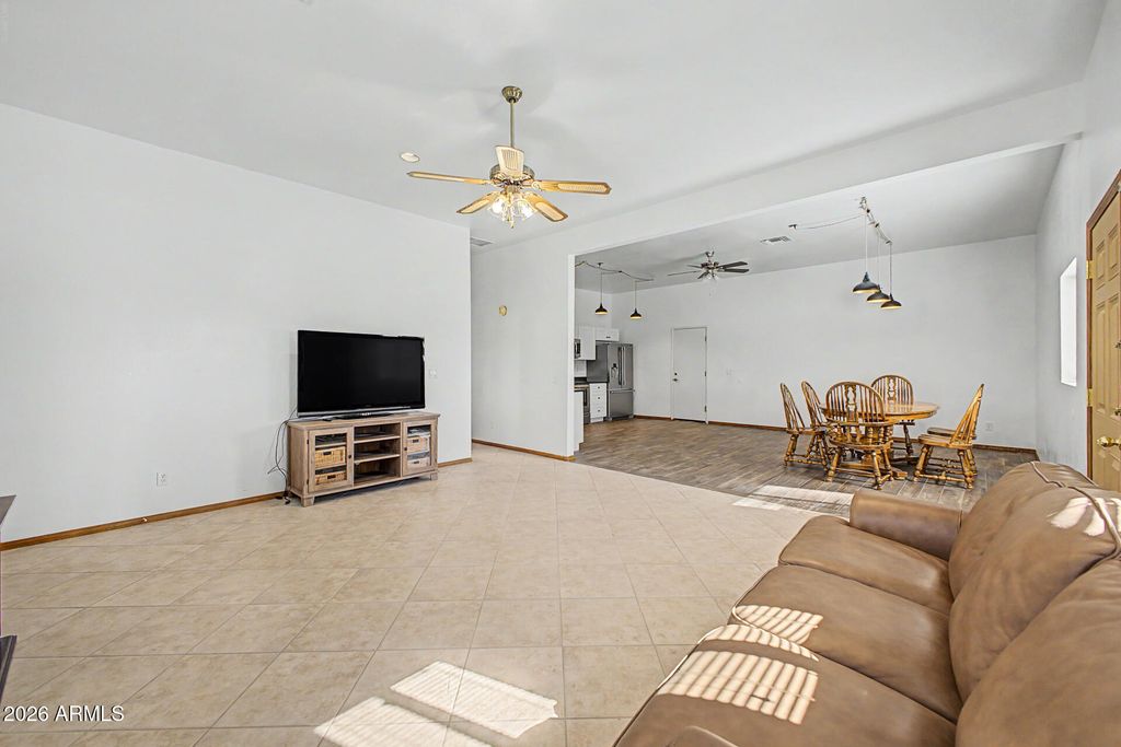 Image 25 of property listing at 43211 N 16TH Street, New River, AZ 85087