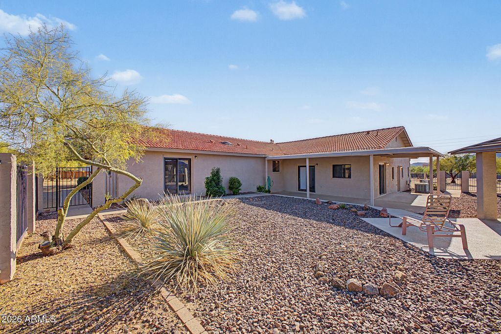 Image 31 of property listing at 43211 N 16TH Street, New River, AZ 85087