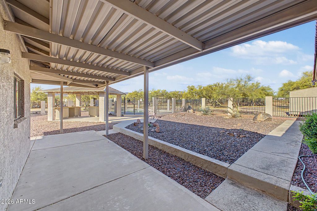 Image 32 of property listing at 43211 N 16TH Street, New River, AZ 85087