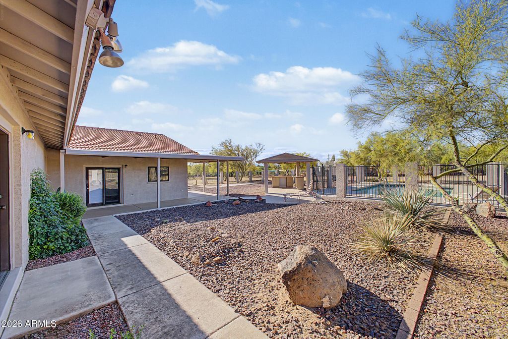 Image 34 of property listing at 43211 N 16TH Street, New River, AZ 85087